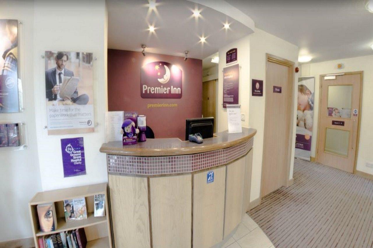 Premier Inn Portsmouth Horndean Extérieur photo