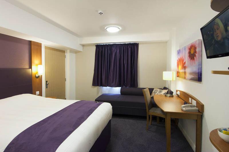 Premier Inn Portsmouth Horndean Extérieur photo