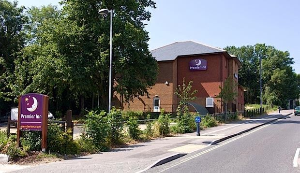 Premier Inn Portsmouth Horndean Extérieur photo